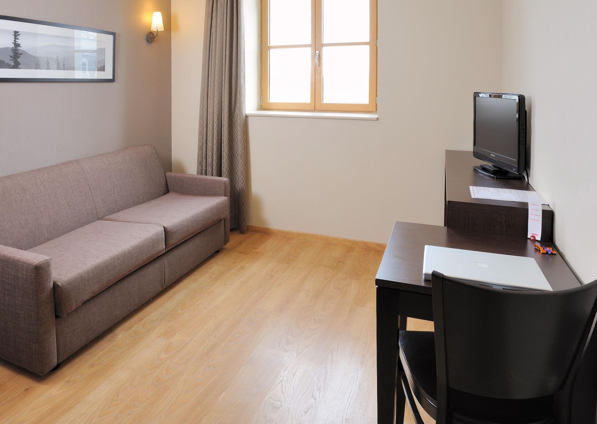 Residhome Grenoble Caserne De Bonne Bagian luar foto