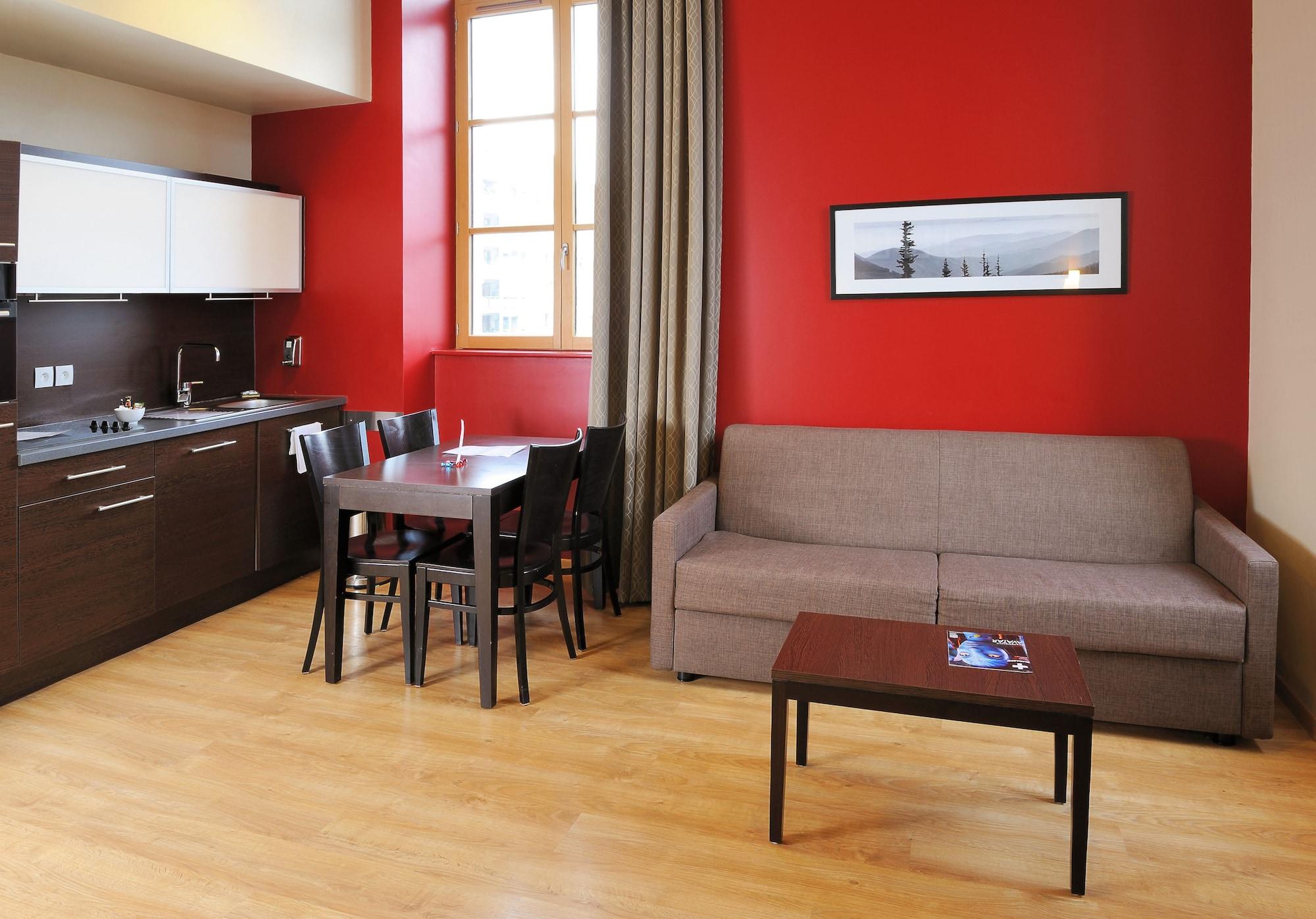 Residhome Grenoble Caserne De Bonne Bagian luar foto