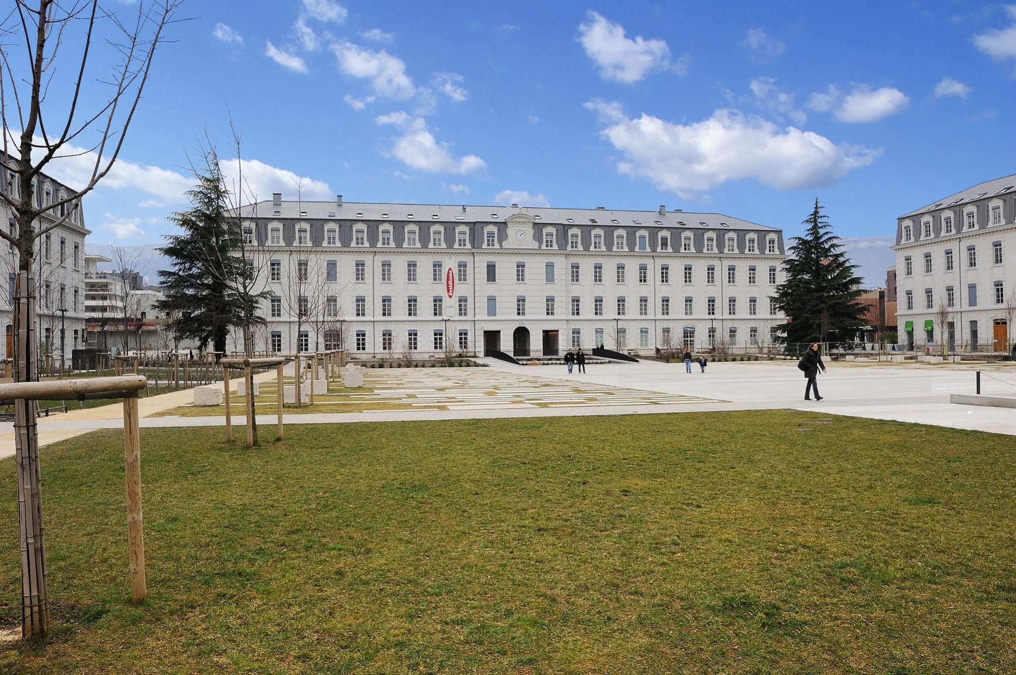 Residhome Grenoble Caserne De Bonne Bagian luar foto